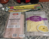 Foto del paso 1 de la receta: Hojaldre de mantequilla relleno de queso y pechuga de pavo lonchas finas