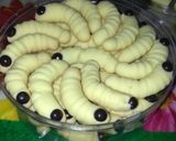 Foto langkah ke 5 dari resep Caterpillar Cookies.