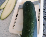 Foto del paso 4 de la receta: Canelón de calabacín relleno de langostinos y trigueros