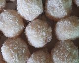 नारियल के लड्डू (nariyal ke ladoo recipe in Hindi) रेसिपी चरण 4 फोटो