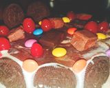 ডেকোরেটেড চকলেট কেক(decorated chocolate cake recipe in Bengali) রেসিপি ধাপ - 7 ছবি