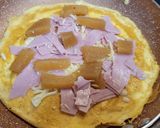 Foto del paso 2 de la receta Tortilla abierta de jamón york, membrillo y queso