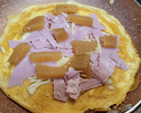 Foto del paso 2 de la receta: Tortilla abierta de jamón york, membrillo y queso
