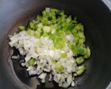 Foto del paso 4 de la receta: Potaje de garbanzos y bacalao al curry con pak Choi