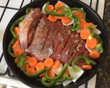 Foto del paso 3 de la receta: Carne al horno con papas