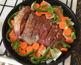 Foto del paso 3 de la receta: Carne al horno con papas