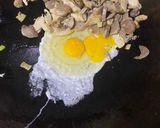 Foto langkah ke 2 dari resep Nasi goreng merah.