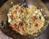 Une image de l'étape 8 de Salade de riz épicé aux tomates, laitue rouge et feta sauce melfor.
