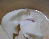 Foto del paso 4 de la receta: Frutillas con banana y crema rosa