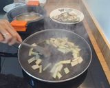 Foto del paso 4 de la receta: Ensalada de pasta con habitas y burrata