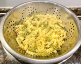 Foto del paso 3 de la receta: Ensalada de pasta con quesitos y orégano, “sin gluten “