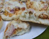 A picture of step 1 of Mini Chicken Tandoori Pizzas.