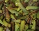 عکس مرحله 3 از دستور سرخ کردن بامیه خورشتی