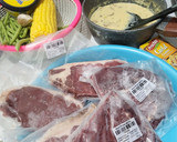 Foto langkah ke 1 dari resep Beef steak+Garlic baby beans and corn+Creamy mushroom sauce.