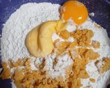Foto langkah ke 2 dari resep Donut Ubi Kuning.