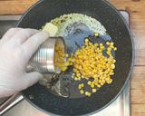 A picture of step 5 of Pumpkin Corn Soup.