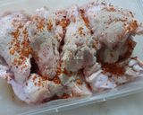 Foto langkah ke 1 dari resep Sayap Ayam Marinasi Saus Tiram.