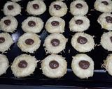 Foto langkah ke 5 dari resep Thumbprint Cookies.