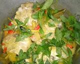 Foto langkah ke 4 dari resep Gulai Kepala Kakap Kemangi.