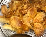 A picture of step 3 of Crispy potato chips🍽🥔.