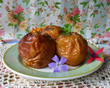 Foto del paso 4 de la receta: Manzanas horneadas con queso crema, pasas y praliné de nuez💕