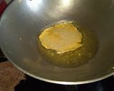 A picture of step 4 of Aloo papad &chips.