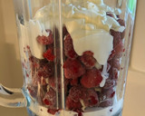 Foto del paso 2 de la receta: Helado de frambuesas, yogur y sirope de arce