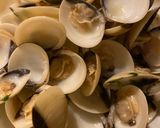 Foto del passaggio 4 della ricetta Spaghetti alle vongole