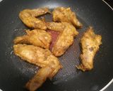 Foto langkah ke 6 dari resep Spicy Chicken Wings ala Fiesta.