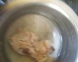 A picture of step 1 of Chicken coriander soup with vegetables.