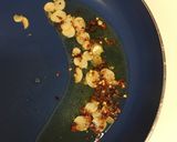A picture of step 2 of Peperoncino (Spaghetti with Garlic, Oil, and Chili Peppers).