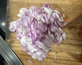Foto langkah ke 2 dari resep Sambal Bawang Serbaguna Untuk ayam goreng/ balado telor /terong/ udang / cumi pete.
