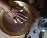 A picture of step 4 of Healthy Nachni bhakri.