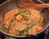 รูปขั้นตอนการทำที่ 8 ของ หมี่กระเฉด กุ้งสด