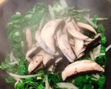 Hình bước làm 5 của món 🌱 Mì Nưa Xào Nấm Mỡ & Lá Cải Bẹ Trắng (Vegan)