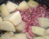 Foto langkah ke 1 dari resep Sup kentang kacang merah.