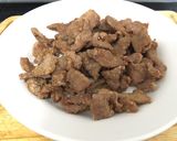 Foto langkah ke 4 dari resep Sapi Kecambah Lada Hitam.