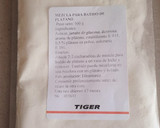Foto del paso 4 de la receta: Pastel de plátano al chocolate con especias tiger y nueces garrapiñadas