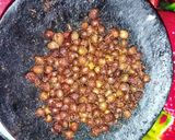 A picture of step 2 of Chana Chatpati.