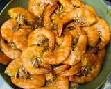 Foto langkah ke 3 dari resep Udang Saus Mentega Simple.