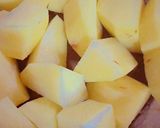 A picture of step 7 of Anday Aloo ka salan.