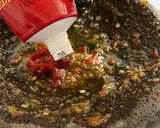 Foto langkah ke 7 dari resep Seblak Kerupuk Coek ala Korea pakai Gochujang.