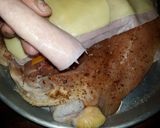 Foto del paso 3 de la receta: Pollo Relleno Con Papas Al Horno😋