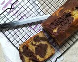 Foto langkah ke 6 dari resep Marble Banana Cake.