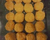 A picture of step 5 of Snow balls.