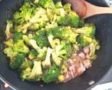 Foto del paso 3 de la receta Wok de Brócoli y Cerdo con Salsa de Soja y Kimchi