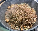 Une image de l'étape 12 de Lentilles Vertes aux Champignons Bruns.