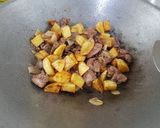 Foto langkah ke 3 dari resep Ati Kentang Kecap.