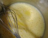 Foto langkah ke 3 dari resep Bolu Karamel Sarang Semut (anti gagal).
