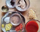 A picture of step 1 of Thousand island sauce/dip.